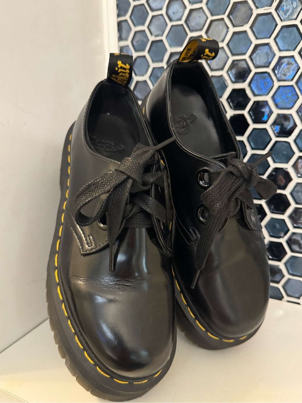 Dr. Martens Women Holly Quad Retro Platform Oxfords EU 37 US 6 Black Leather